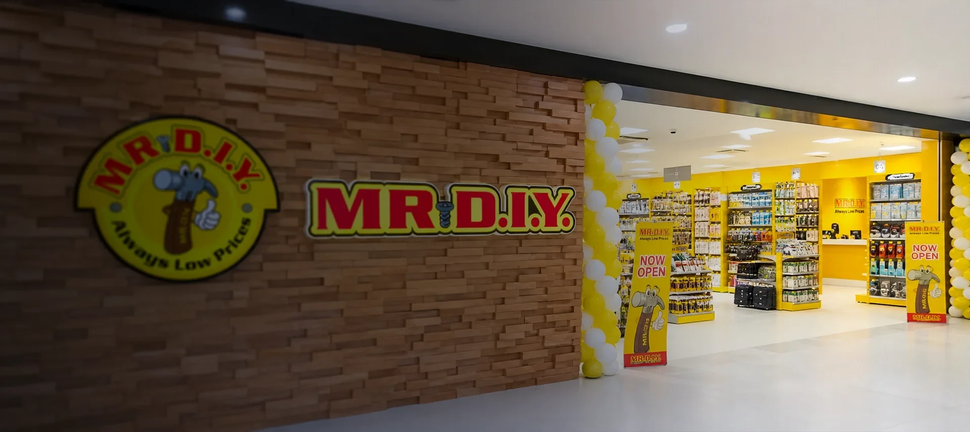 Store and distribution inventory workflow used in the MR.DIY deployment reference